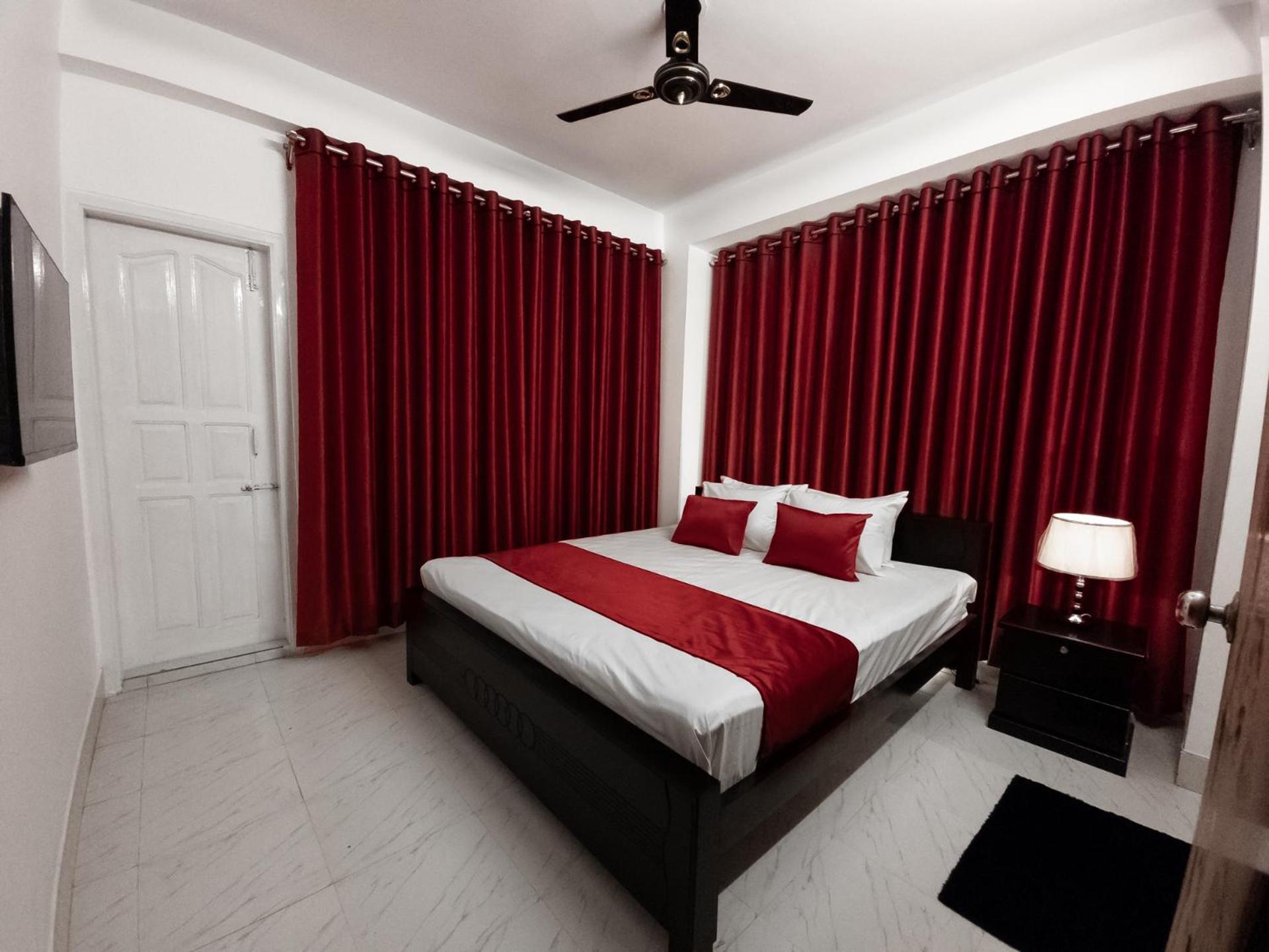 Travelers Hidden Gem. 15 Min From Intl. Airport Apartment Dhaka Exterior photo